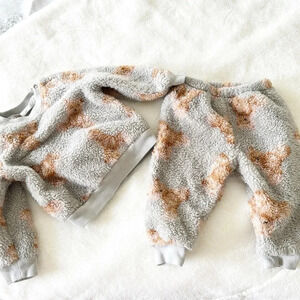Baby gap gray Sherpa fleece teddy bear print set size 6-12 months